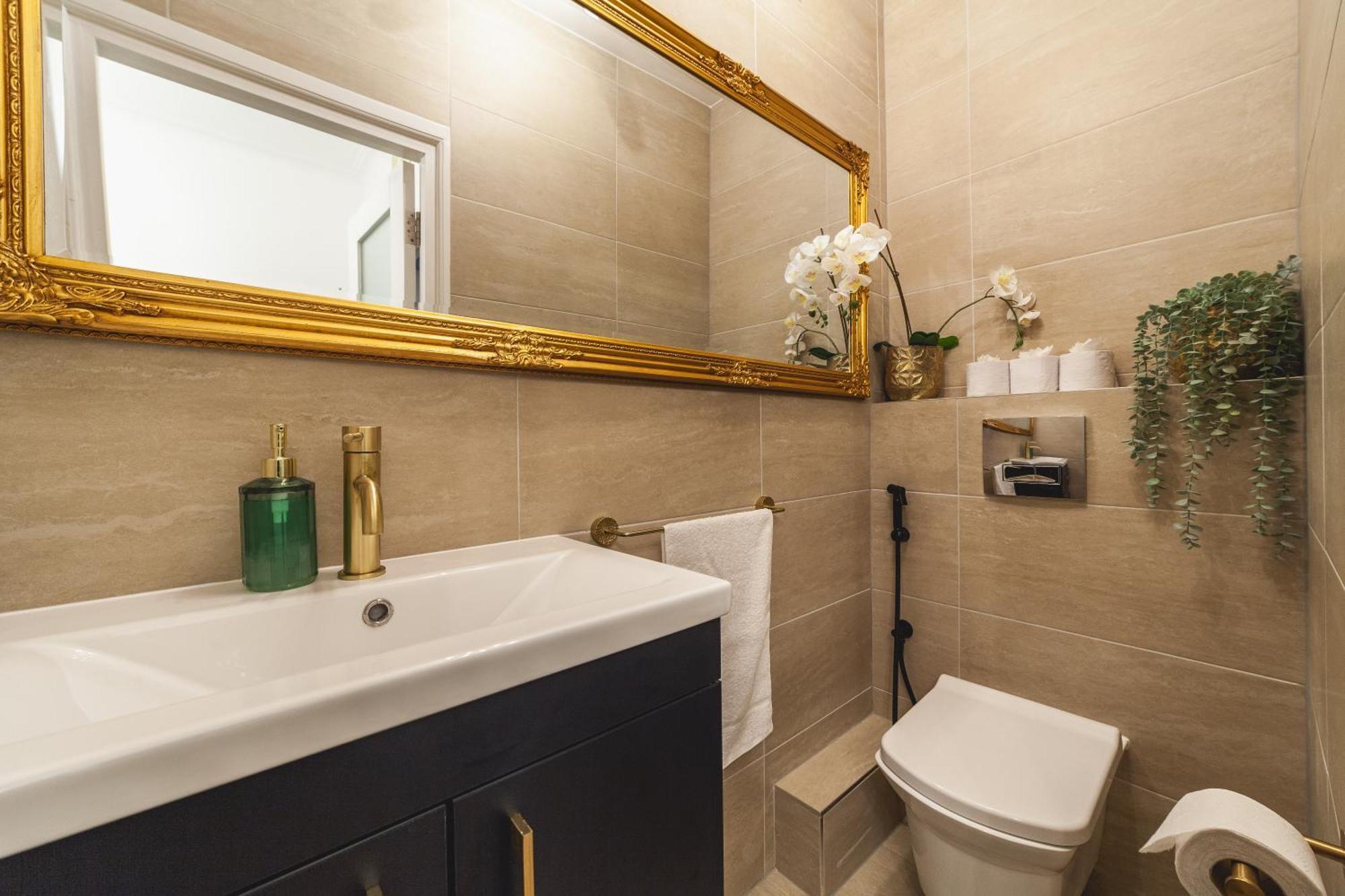 Arte - 3-bed Flat With 3 Bathrooms - Heart Of Finchley Road - 2 Min Walk To Underground Station Appartamento *